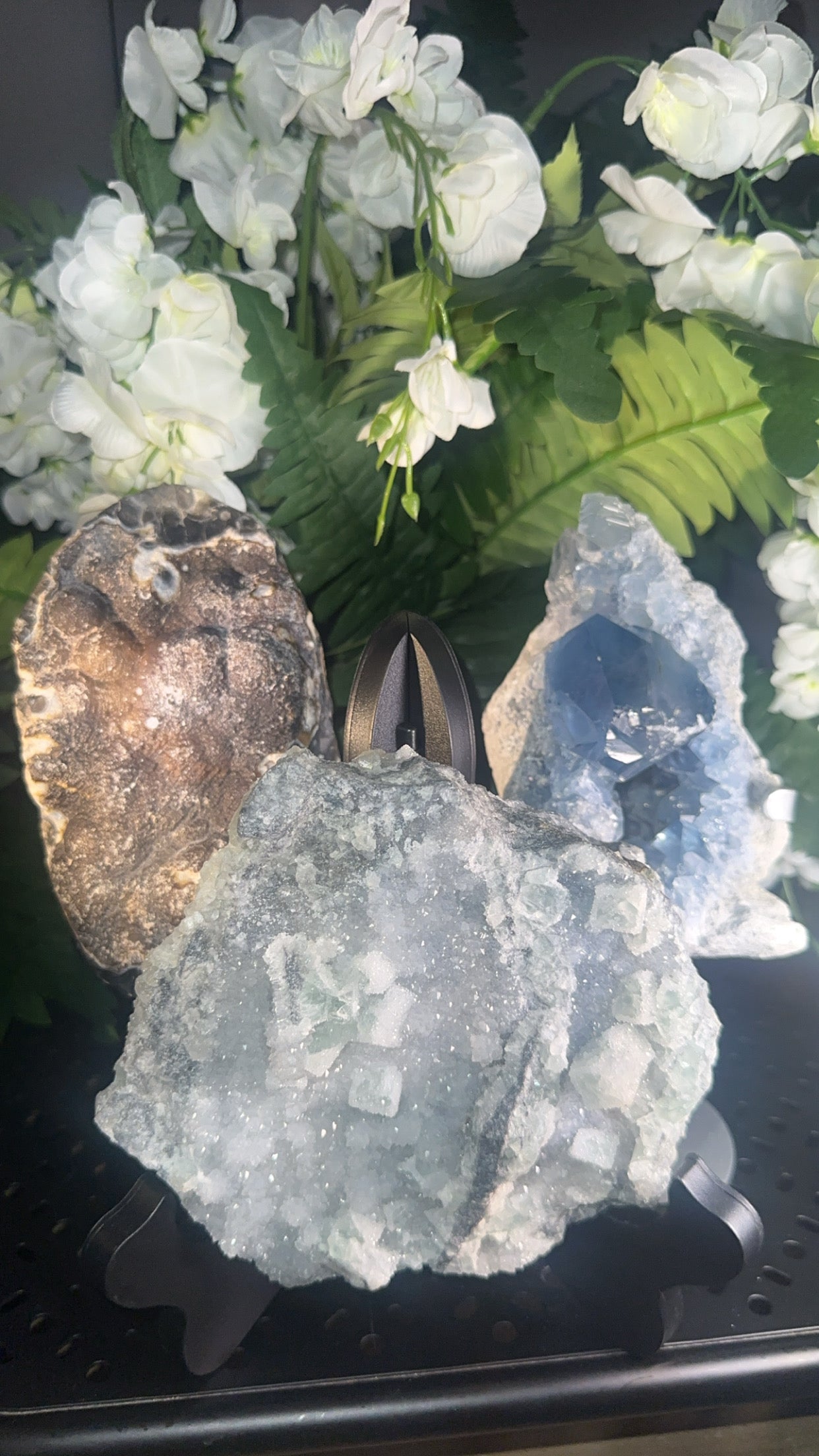 Geodes and Clusters